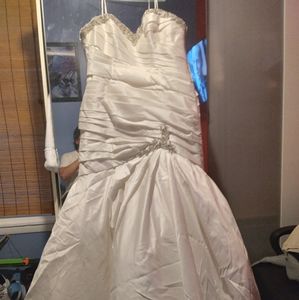 Brand new bridal dress designer Enzoani color Magnolia size 16